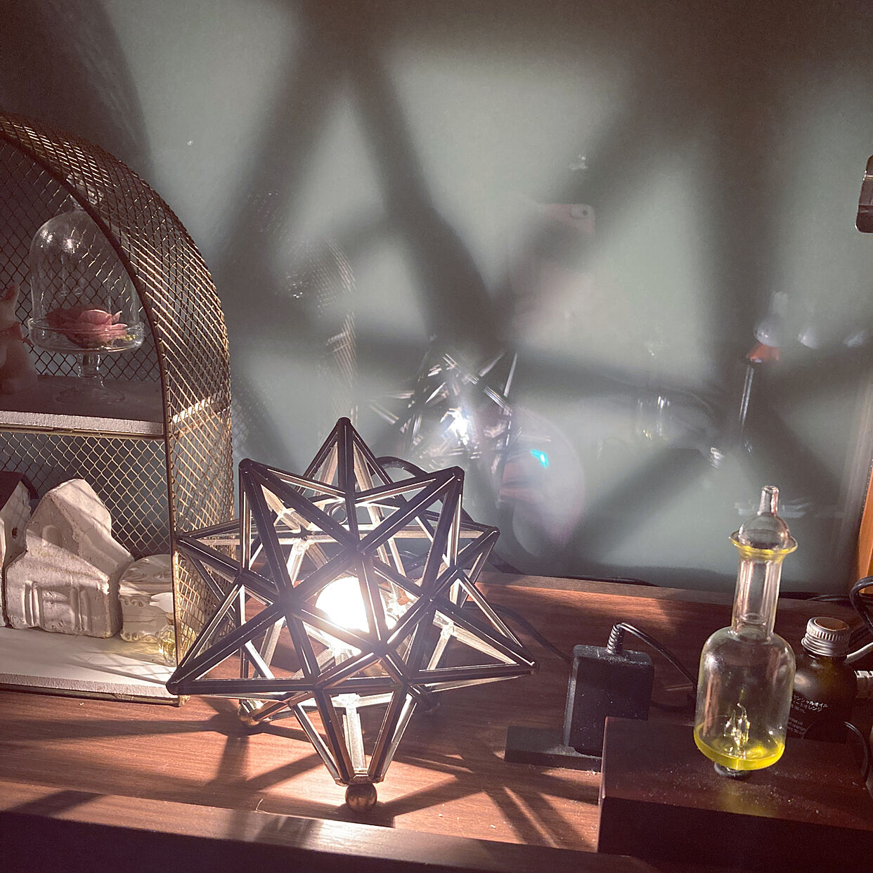 「小さいけれど幻想的に周りを照らす、星型のランプ」 by mimichankさん