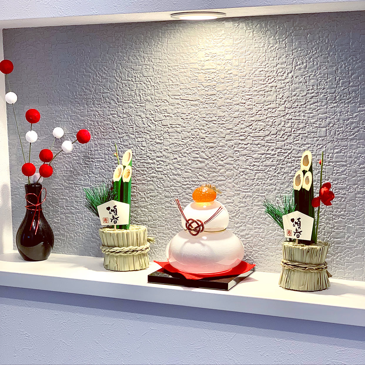 aménager son balcon hiver-table-ronde-coussins-ethniques