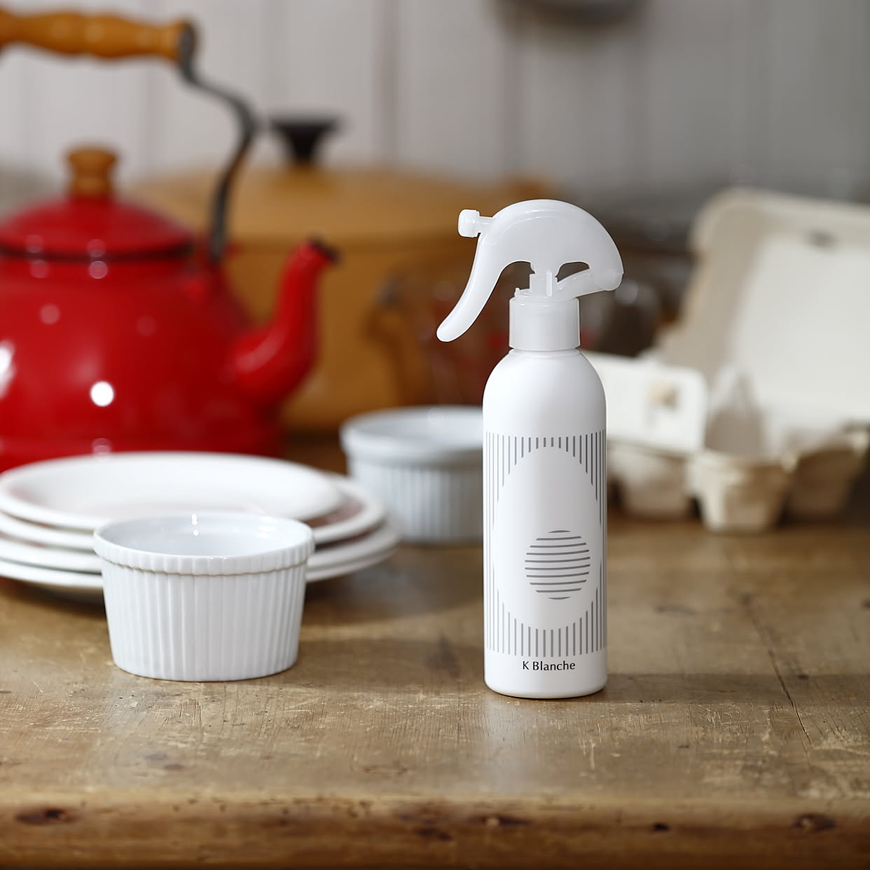 無料モニター 出しっぱなしok な まっ白ボトル 食品由来成分の除菌スプレーを使ってみたい方 大募集 Roomclip Mag 暮らしとインテリアのwebマガジン