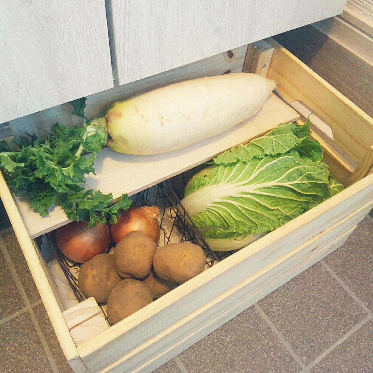 プラスaのヒントが満載 常温保存の野菜収納アイディア12選 Roomclip Mag 暮らしとインテリアのwebマガジン