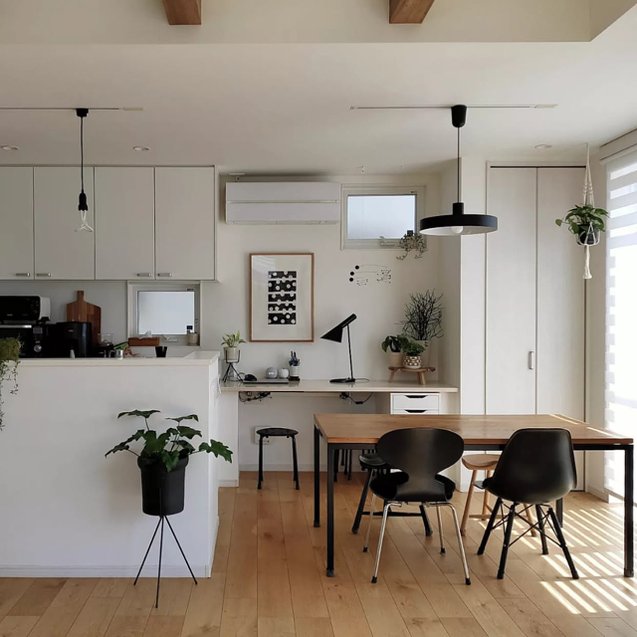 ぬくもりとスタイリッシュをミックス 北欧 モノトーンインテリアの作り方 Roomclip Mag 暮らしとインテリアのwebマガジン