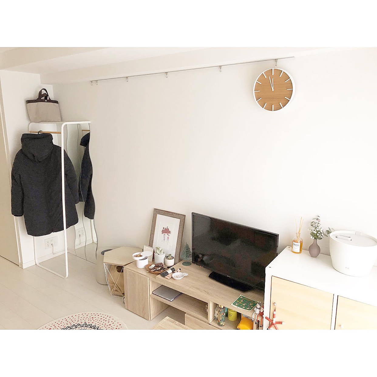専用スペースを作ってスッキリかける☆上着の収納アイデア