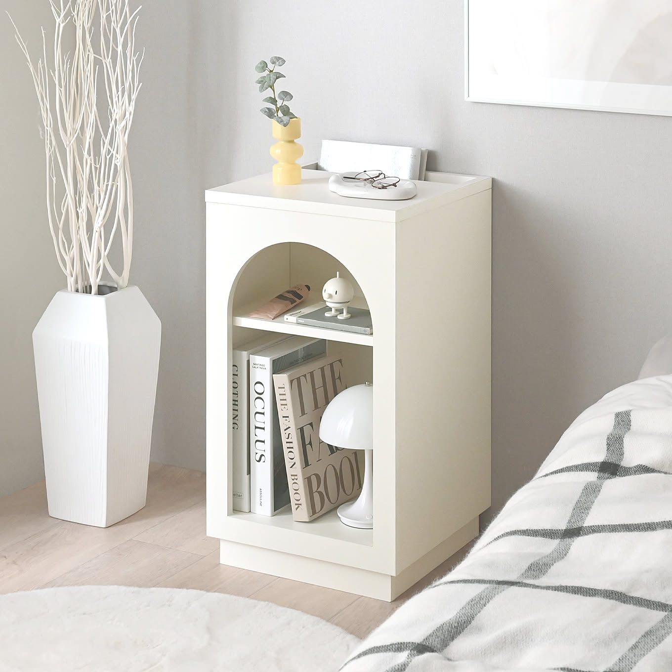 【無料モニター】曲線と直線のバランスがおしゃれな、収納付き「サイドテーブル SI65-35T」を3名様にプレゼント！