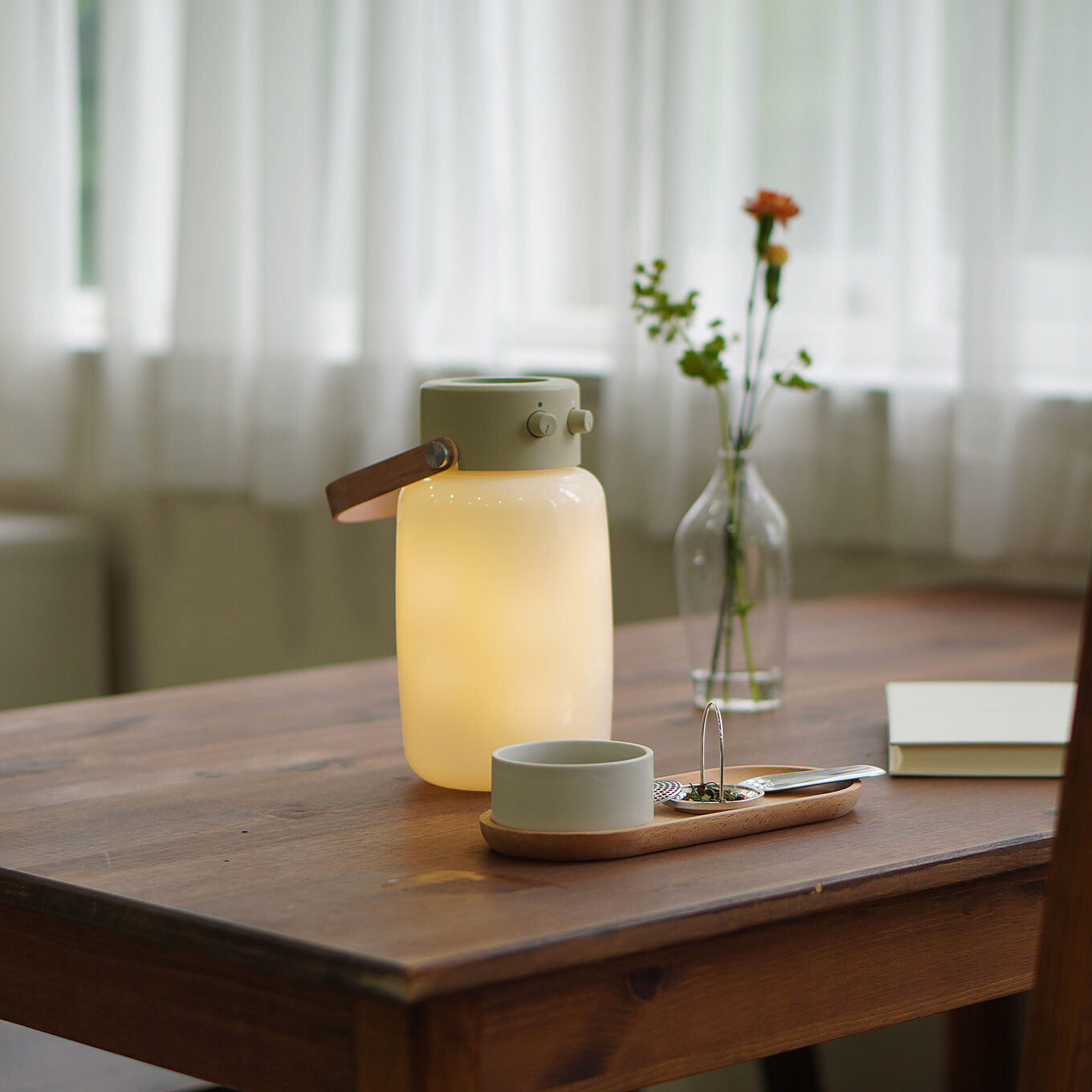 自然素材をあたためて香る、やわらかい光のランプ。新しくて心地よいブランド“MOIMOIMOIのある暮らし”