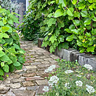 手づくりで叶える理想のお庭♡雰囲気別にチェックするDIY花壇6選