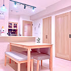 リビングやダイニングで使いたい。ナチュラルインテリアに合うLOWYAの家具