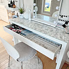 毎日のメイク時間がもっと楽しくなる。おすすめドレッサー6選