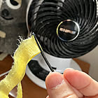 その隙間、汚れが溜まってるかも？窓のサッシやトイレのフチ裏など隙間・溝掃除のアイデア6選