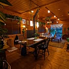 「明かりとグリーンに囲まれて。木のぬくもりにこだわりが宿る、ログハウスの暮らし」 by T.R.D.LABOさん