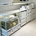 カウンター下は収納場所に最適!スペースに合うアイテムを活用した収納アイデア6選