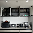 使えるスペースにチェンジ♪高い場所でも活躍する吊り戸棚の収納アイデア