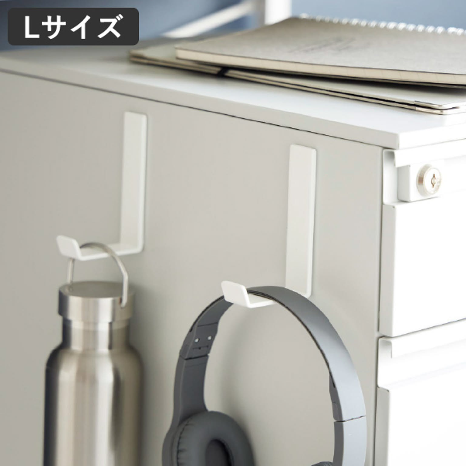 壁掛けフック・壁掛け金具