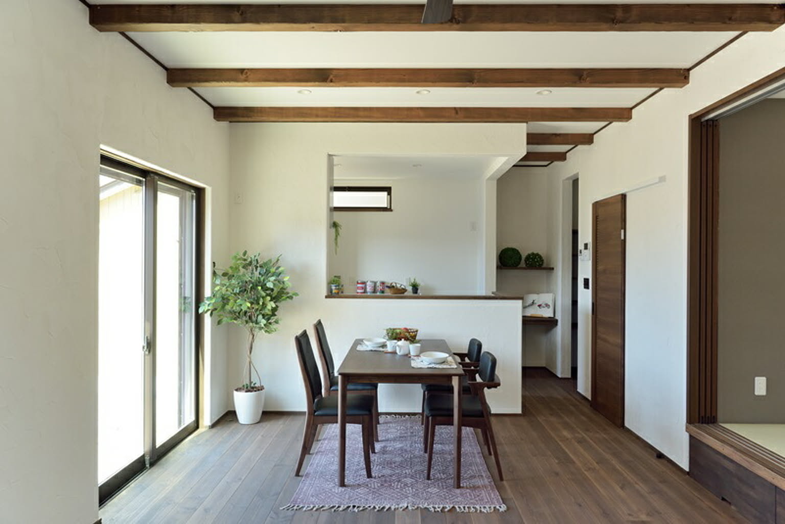 ダイニングチェア