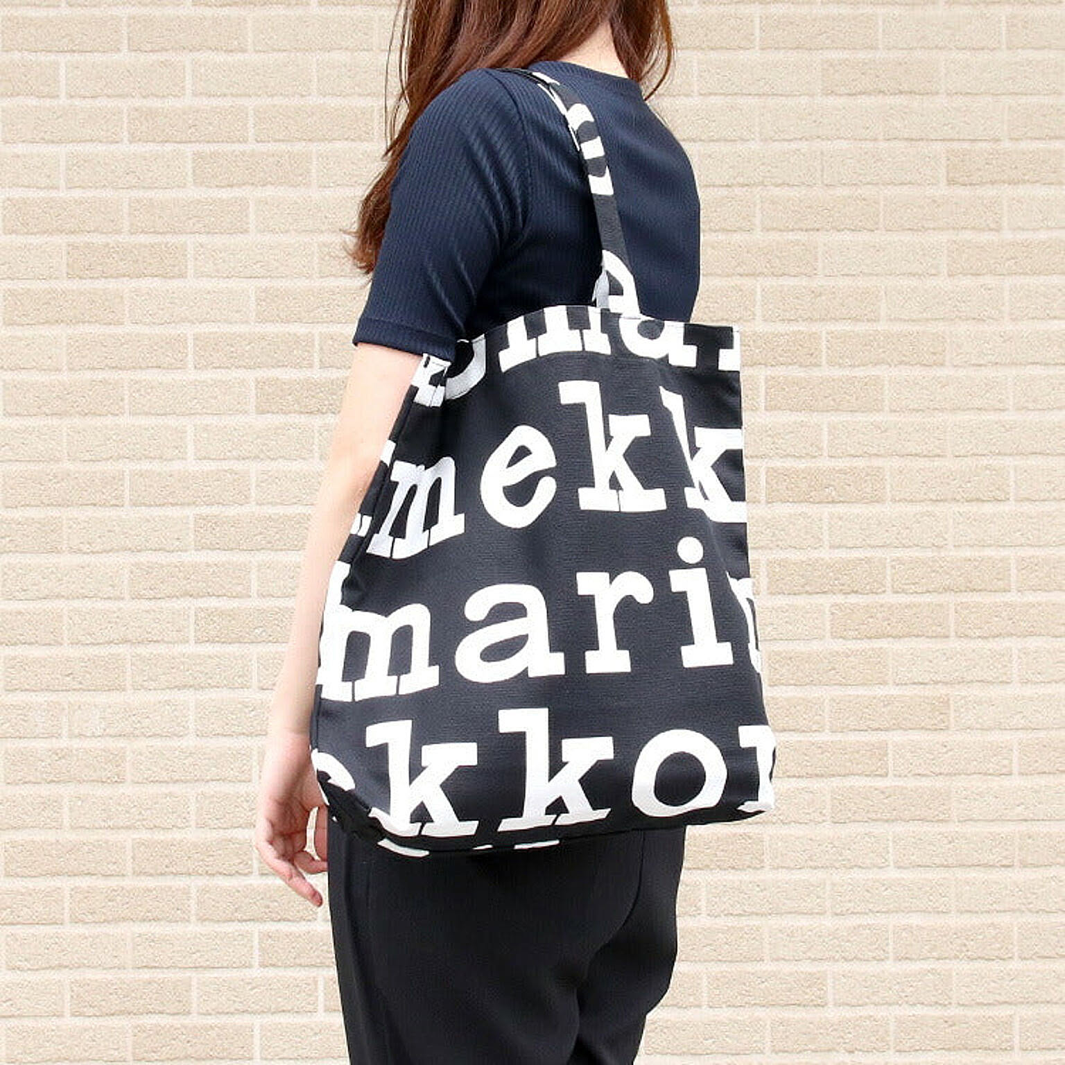 マリメッコ ノトゥコ ロゴ トートバッグ ブラック/オフホワイト marimekko NOTKO