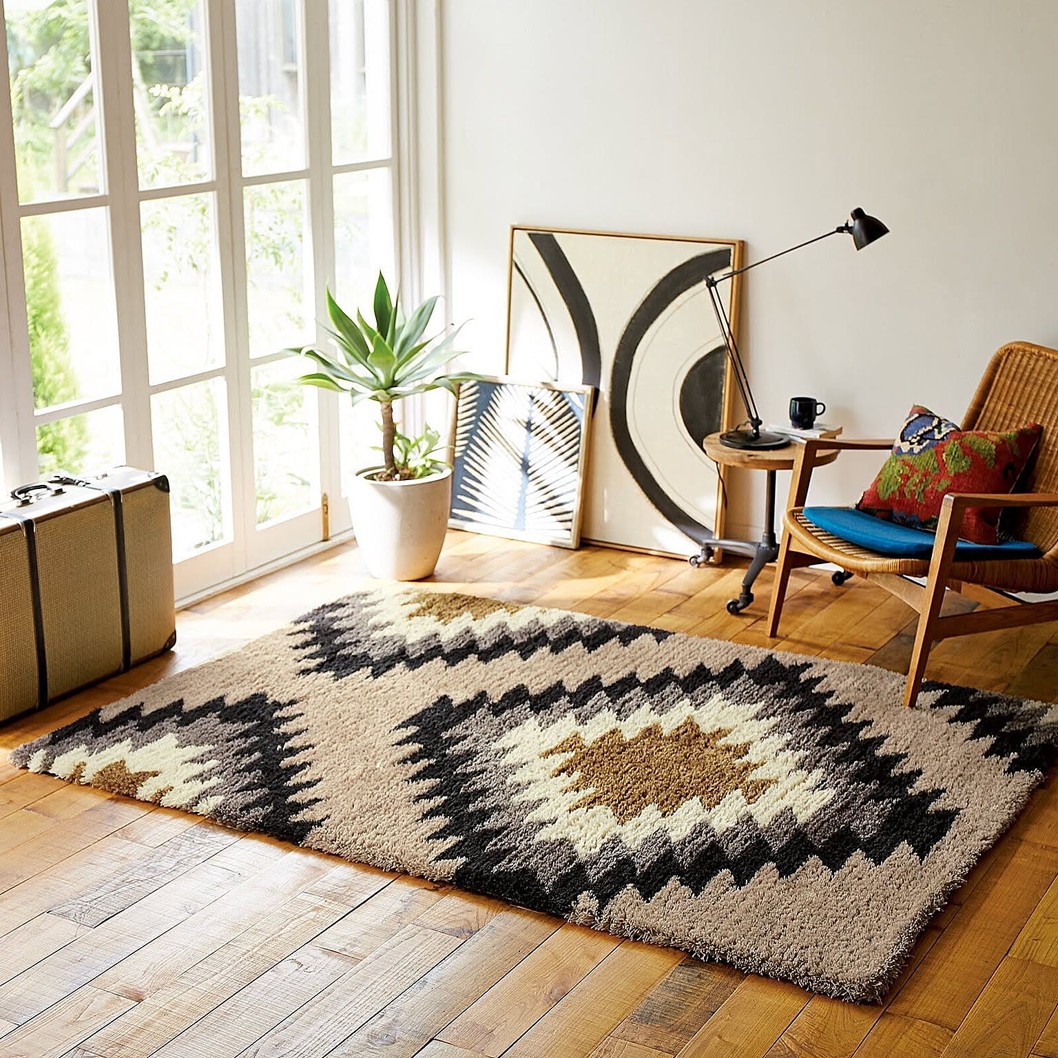 【完売202408】東リラグ デザインラグ TOR4309 約140×200cm カーペット ベージュ オルテガ柄 ネイティブ ビンテージ調 ミッドセンチュリー モダン おしゃれ じゅうたん 引っ越し