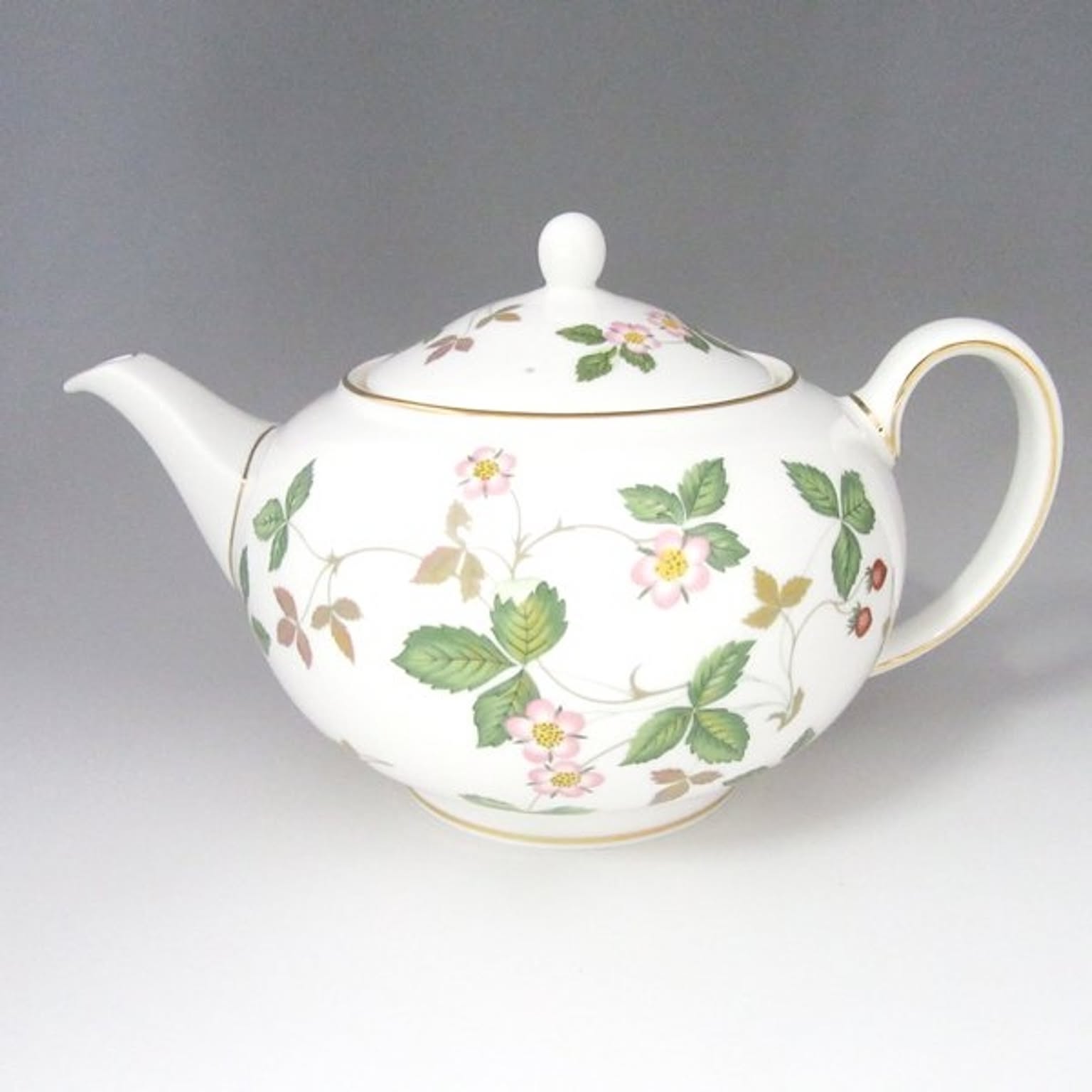 WEDGWOOD ウェッジウッド ワイルドストロベリー ティーポット(L WEDGWOOD ウェッジウッド ワイルドストロベリー ティーポット(L