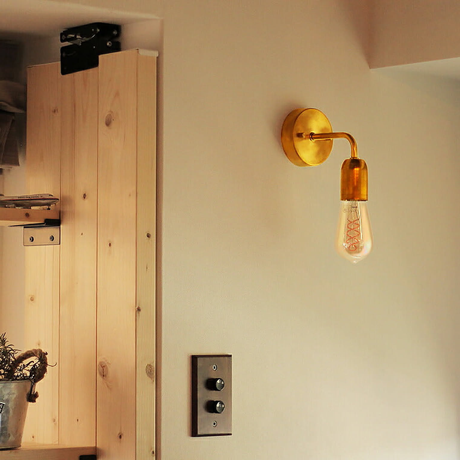 壁掛け照明・ブラケットライト