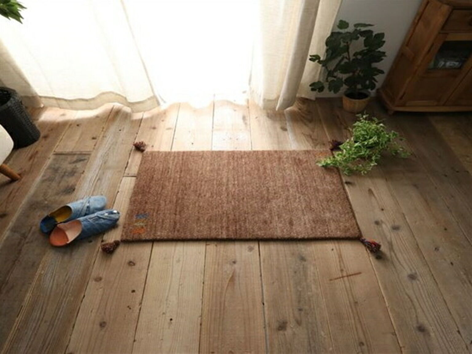 ブラウン 玄関マット ラグ マット 絨毯 上質ウール100％のインドギャッベ ミニマットサイズ 約70x120cm 正方形 じゅうたん ホットカーペット対応 床暖 天然 ウール 100% ボリューム 