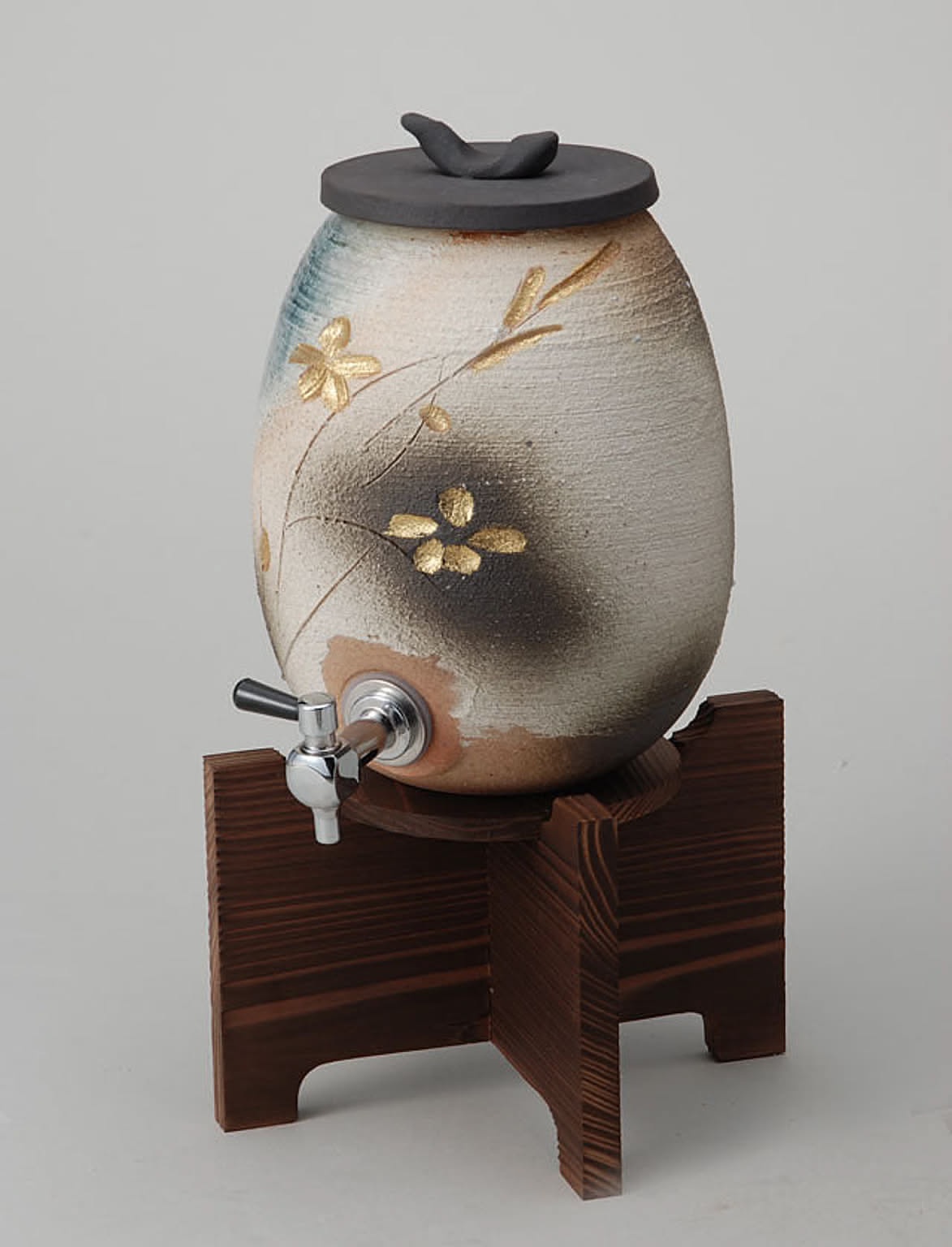 信楽焼 金彩花彫サーバー 2.2L