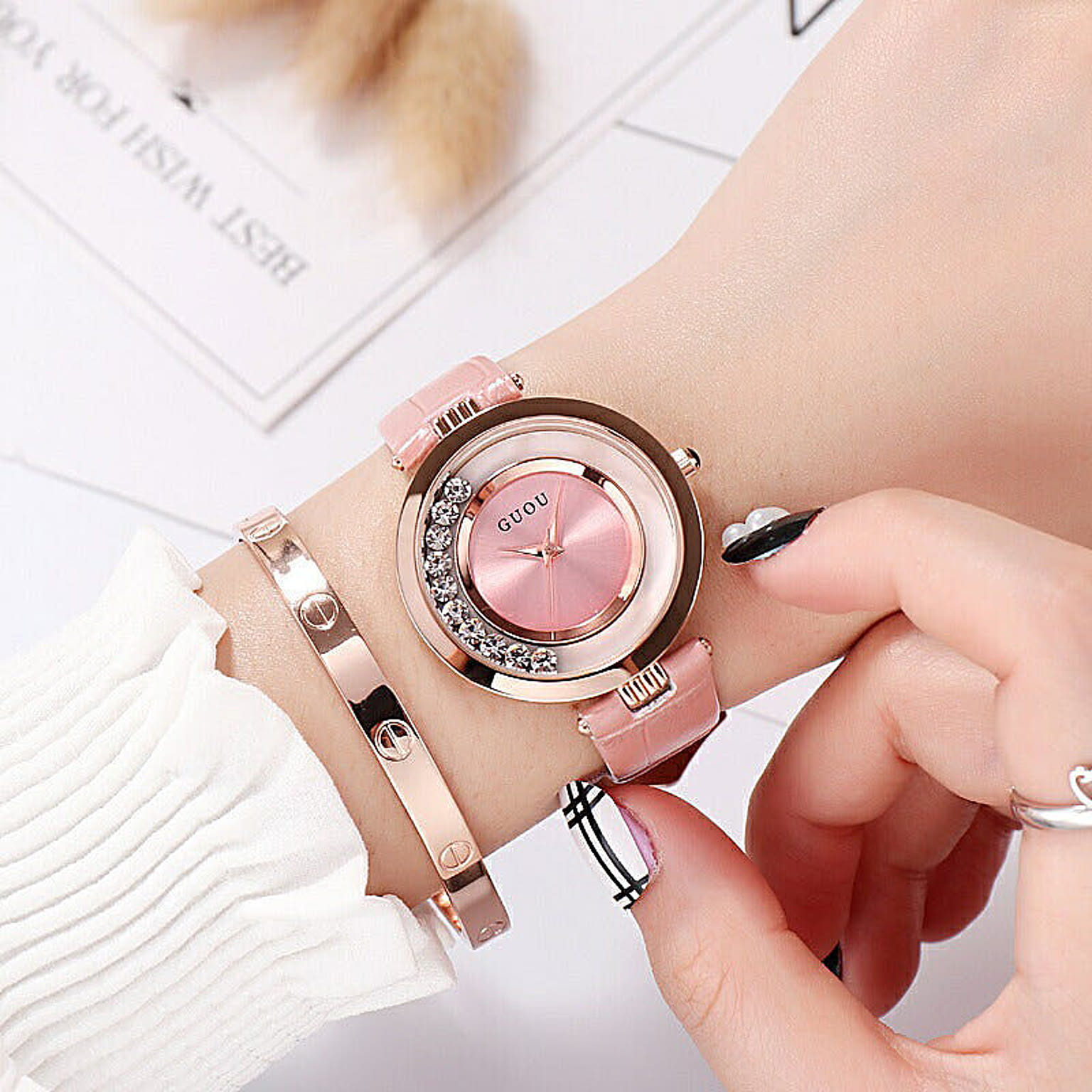 GUOU ラインストーン ホワイト ブラック ピンク ファッション腕時計 エレガント オシャレ キラキラ プレゼント かわいい カジュアル 個性的 人気