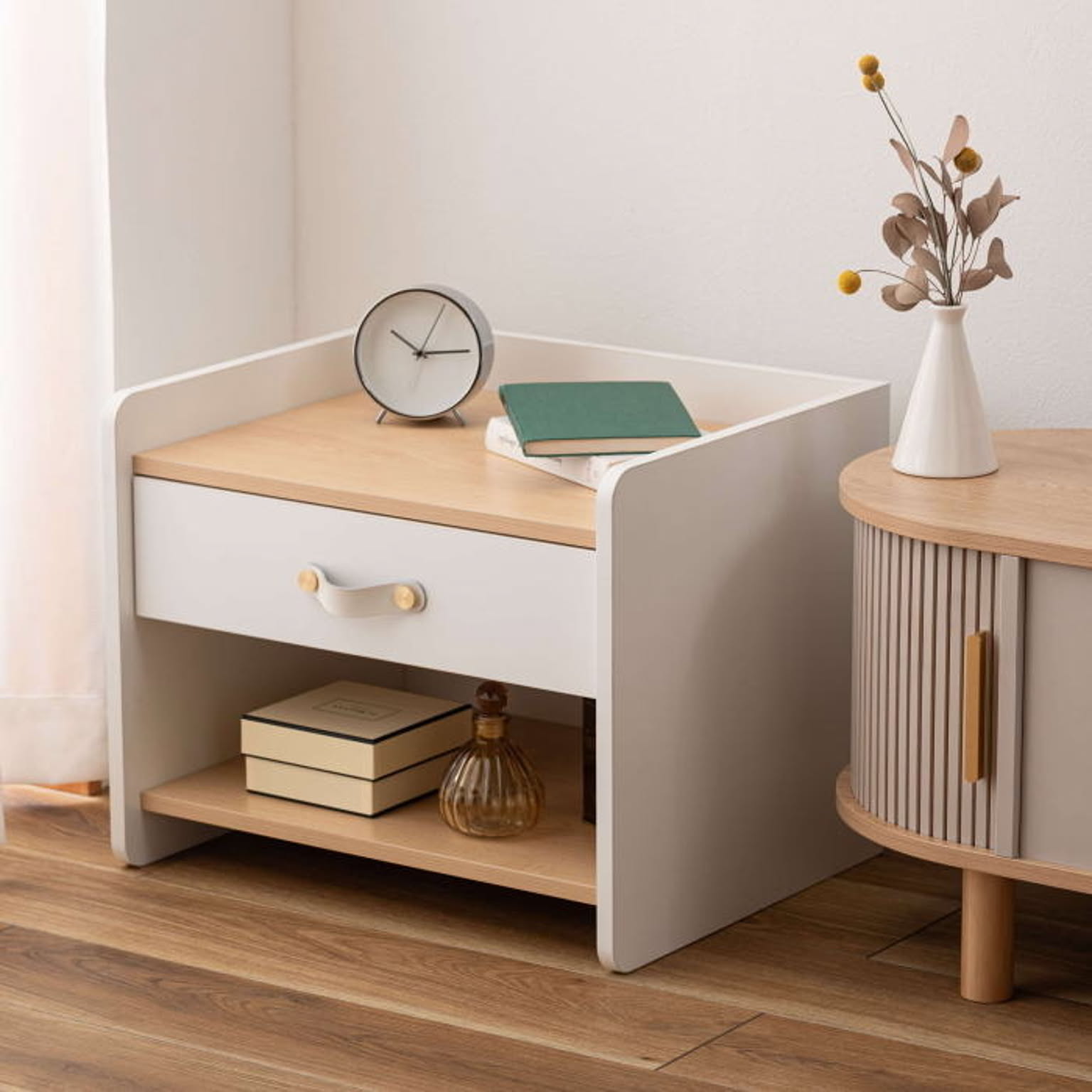 サイドテーブル・ナイトテーブル