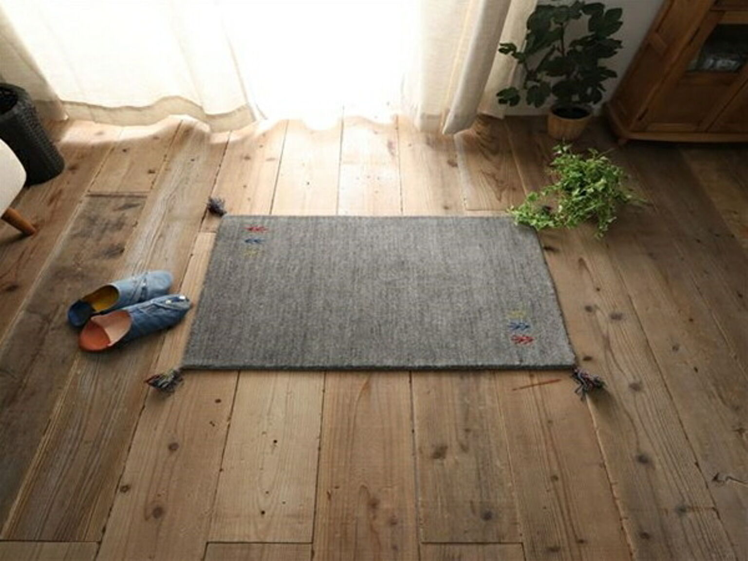 グレー 玄関マット ラグ マット 絨毯 上質ウール100％のインドギャッベ ミニマットサイズ 約60x90cm 正方形 じゅうたん ホットカーペット対応 床暖 天然 ウール 100% ボリューム 