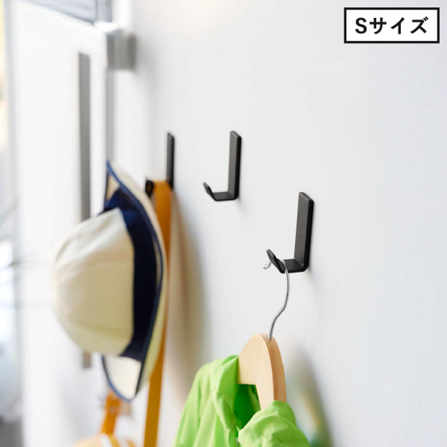 壁掛けフック・壁掛け金具