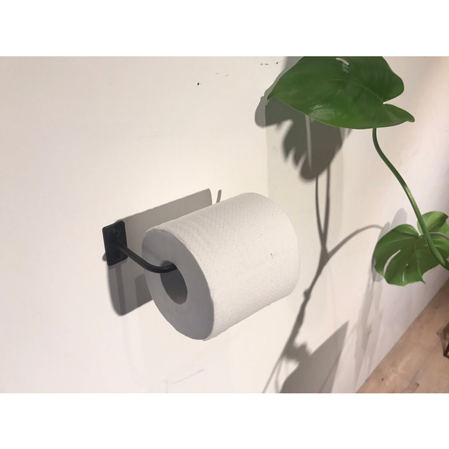 トイレットペーパーホルダー