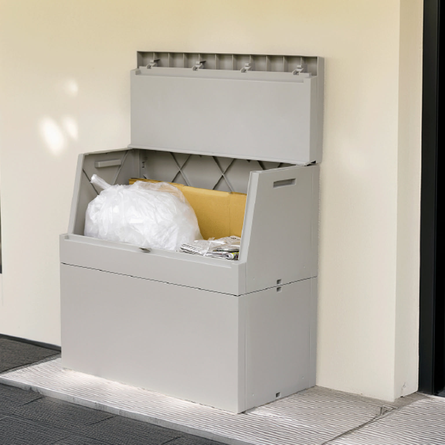 SOLOW ソロウ 出し入れがスムーズな屋外ストッカー 250L