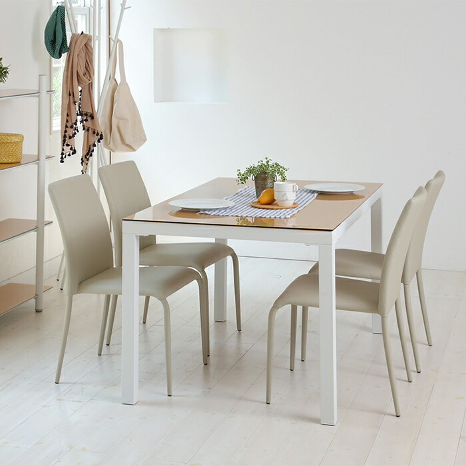 あずま工芸 ライブ ダイニングチェア スタッキング可能 オニキスブラック4脚入 TDC-9209 ｜あずま工芸 ライブ ダイニングチェア スタッキング可能 オニキスブラック4脚入 TDC-9209｜ダイニングチェア オンライン通販