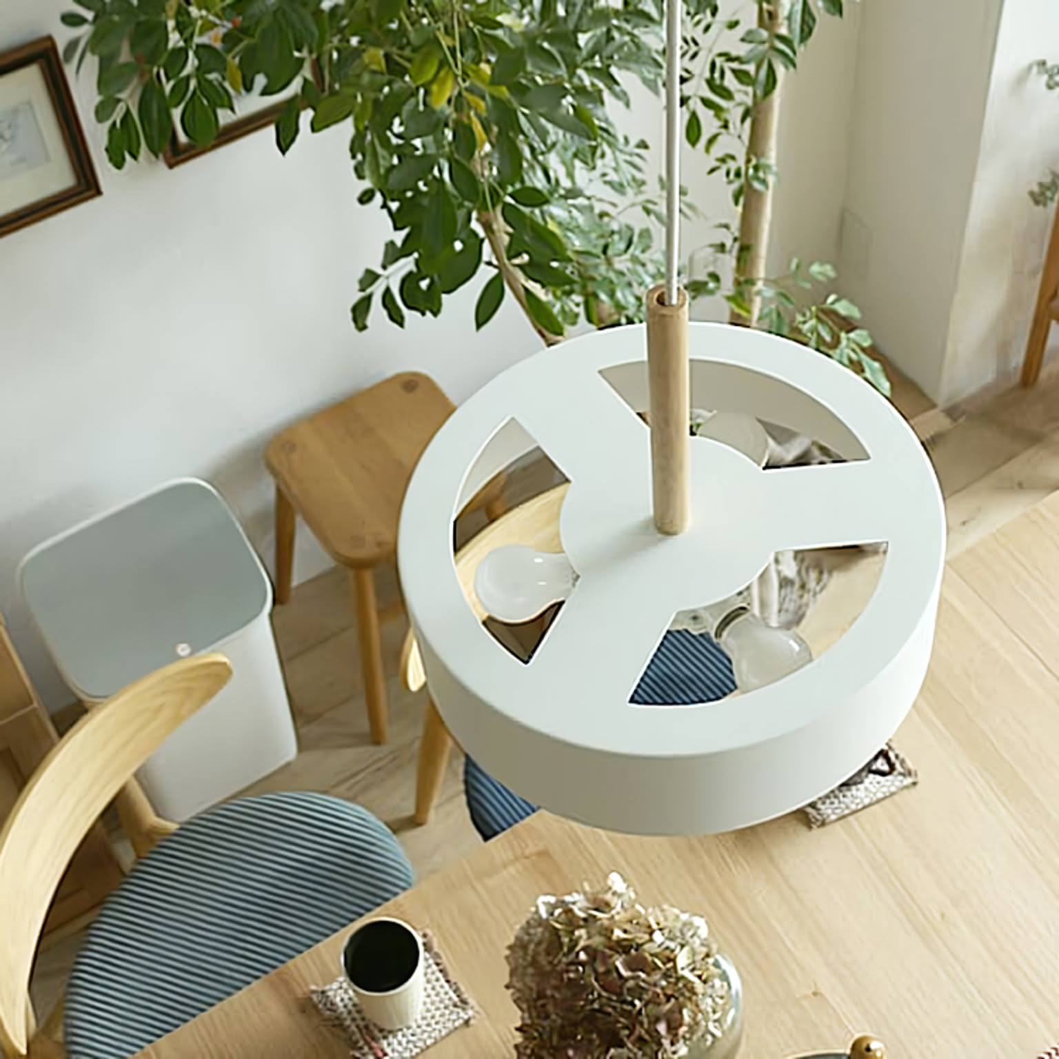 天井照明　Olika Lamp 3BULB（オリカランプ）※電球付き