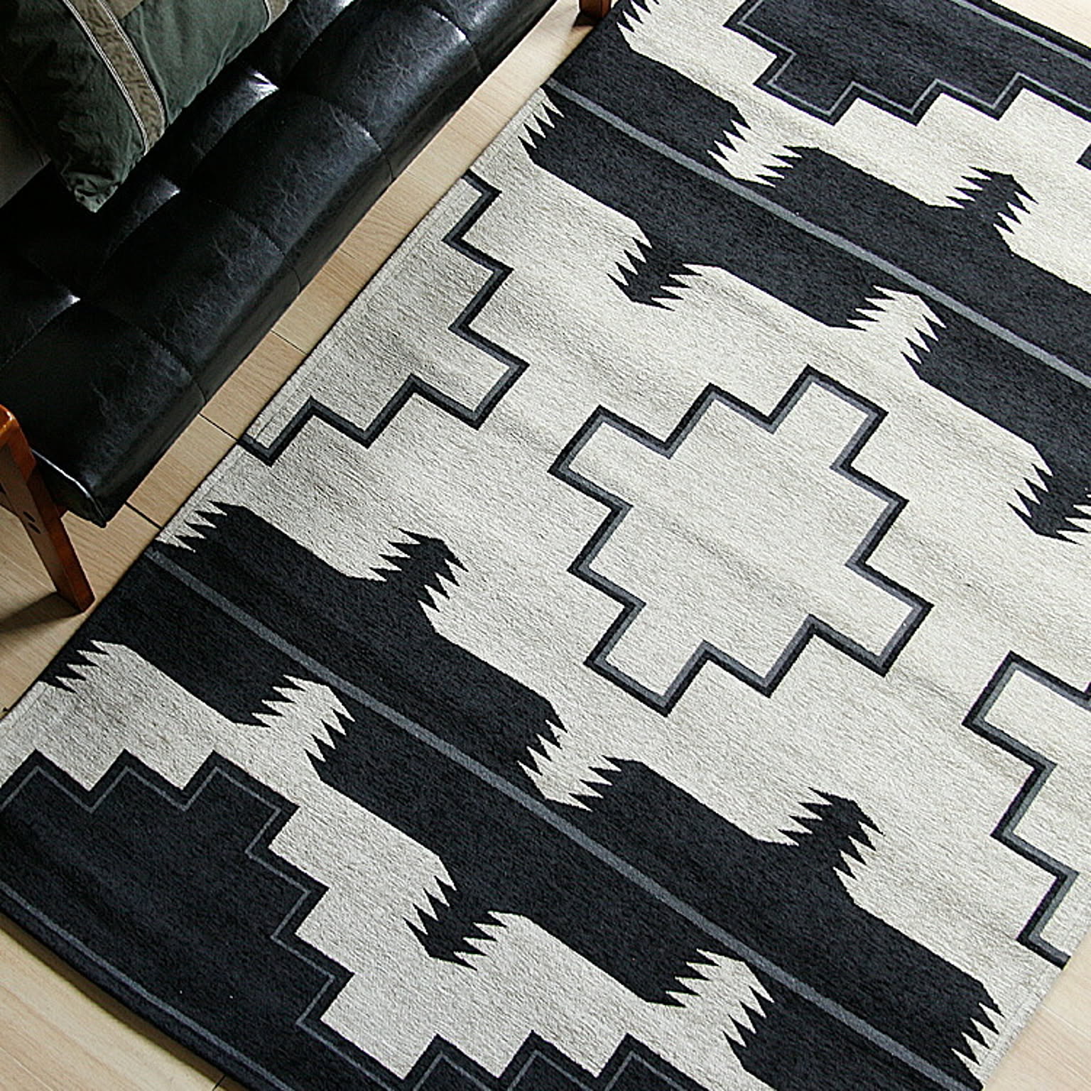 ラグマット　NATIVE RUG BLACK