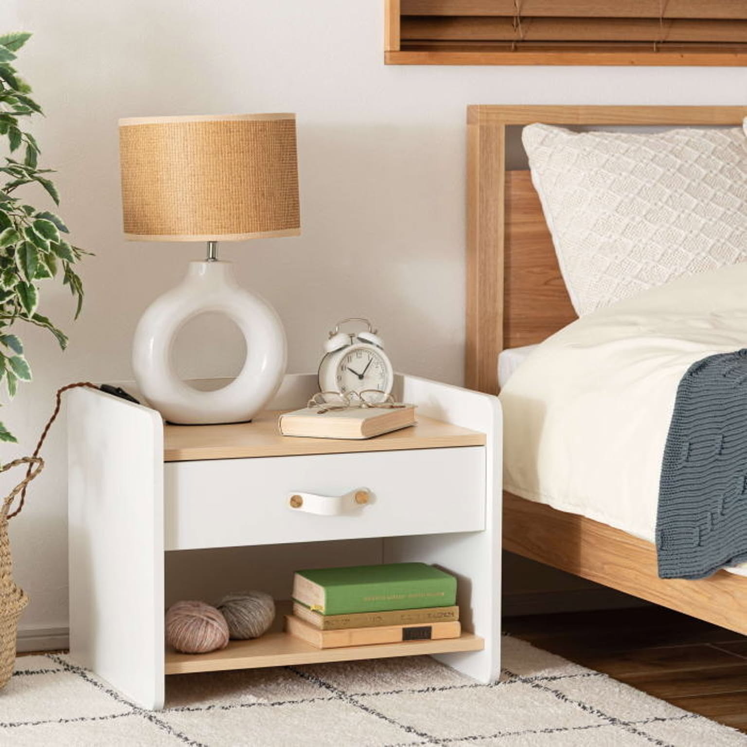 サイドテーブル・ナイトテーブル