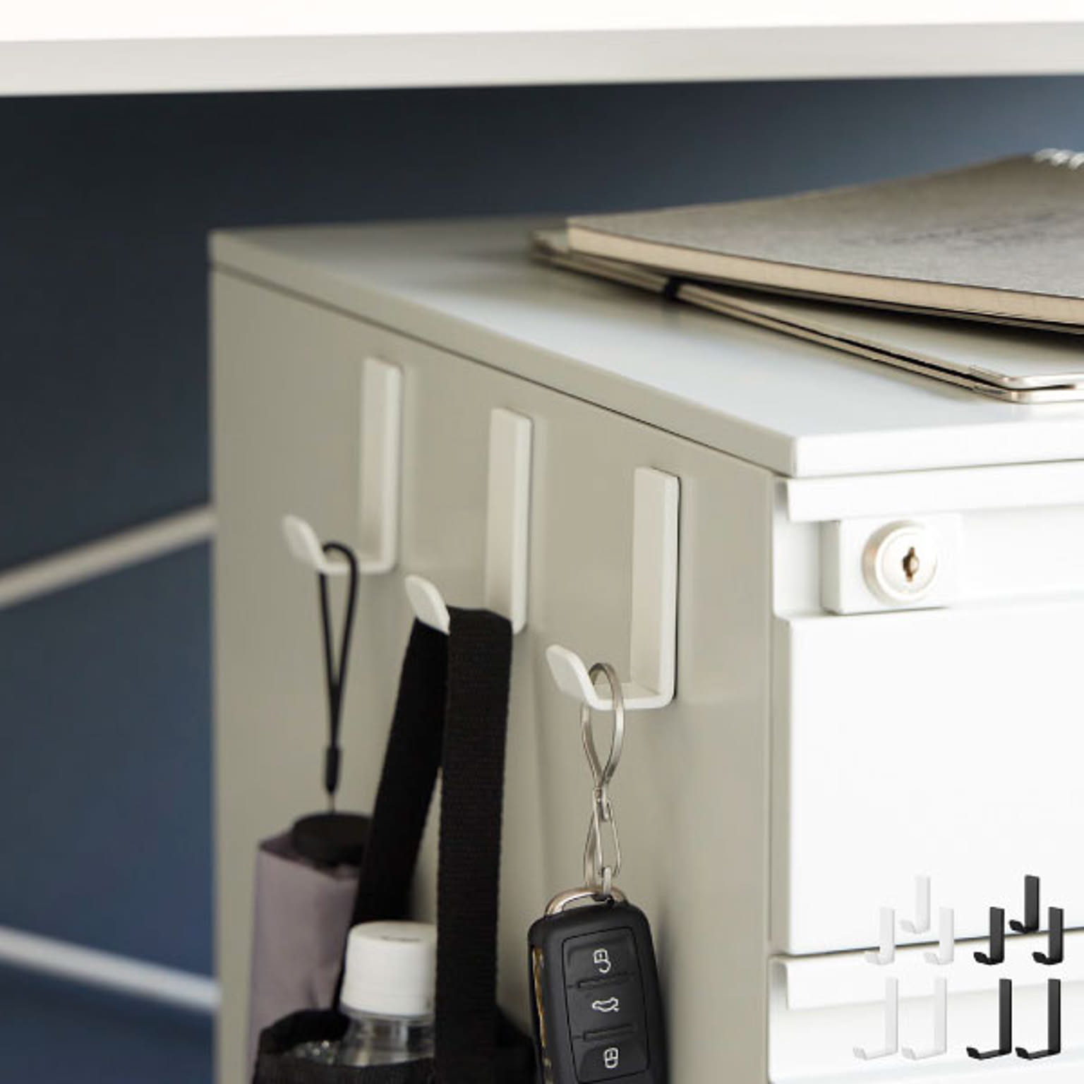 壁掛けフック・壁掛け金具