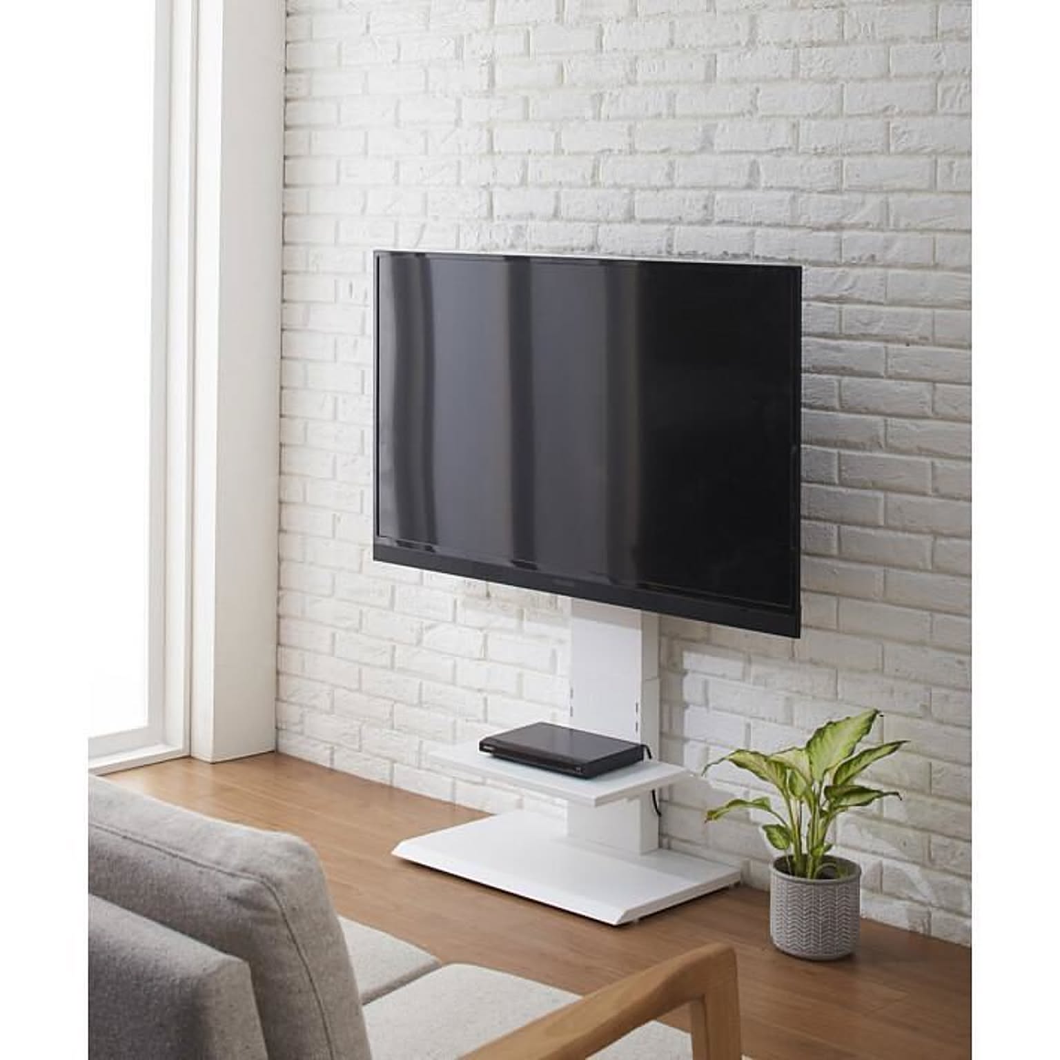 角度調節ができる壁掛け風アングルテレビ台
