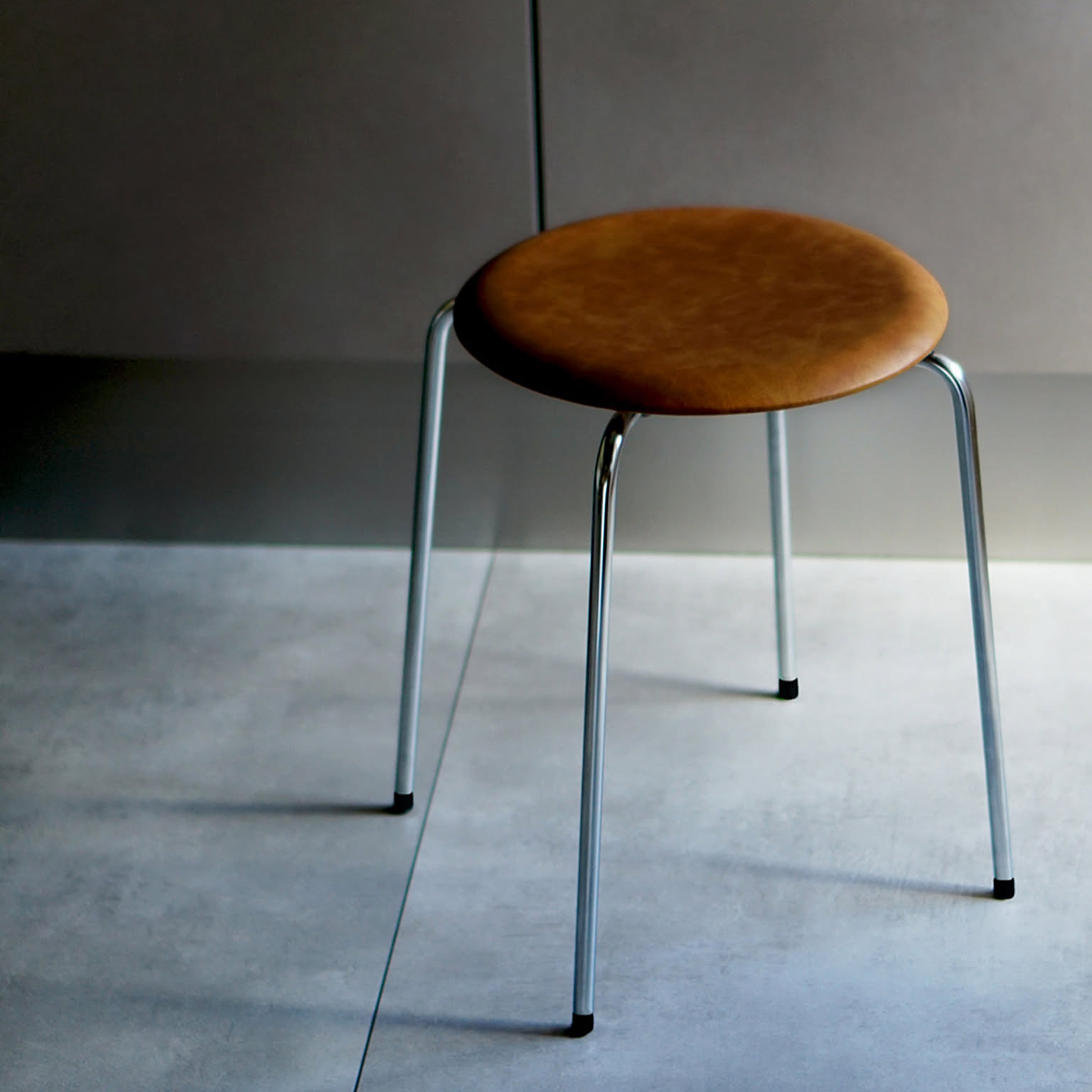 スタッキング PUレザー ラウンドスツール