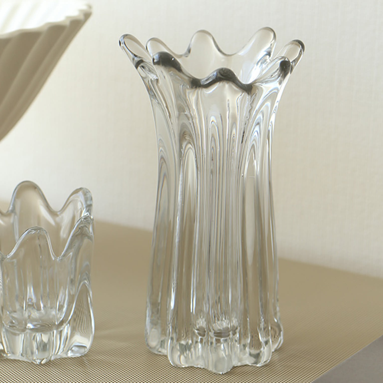 Ferm Living Holo Vase Clear フラワーベース Ferm Living Holo Glass Vase Clear | Vases | Vessels | Simple Form