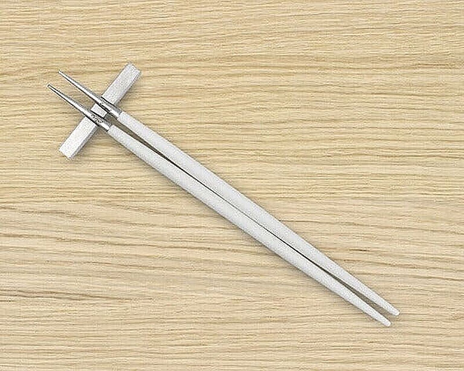 クチポール / ゴア 箸+箸置きセット ホワイト