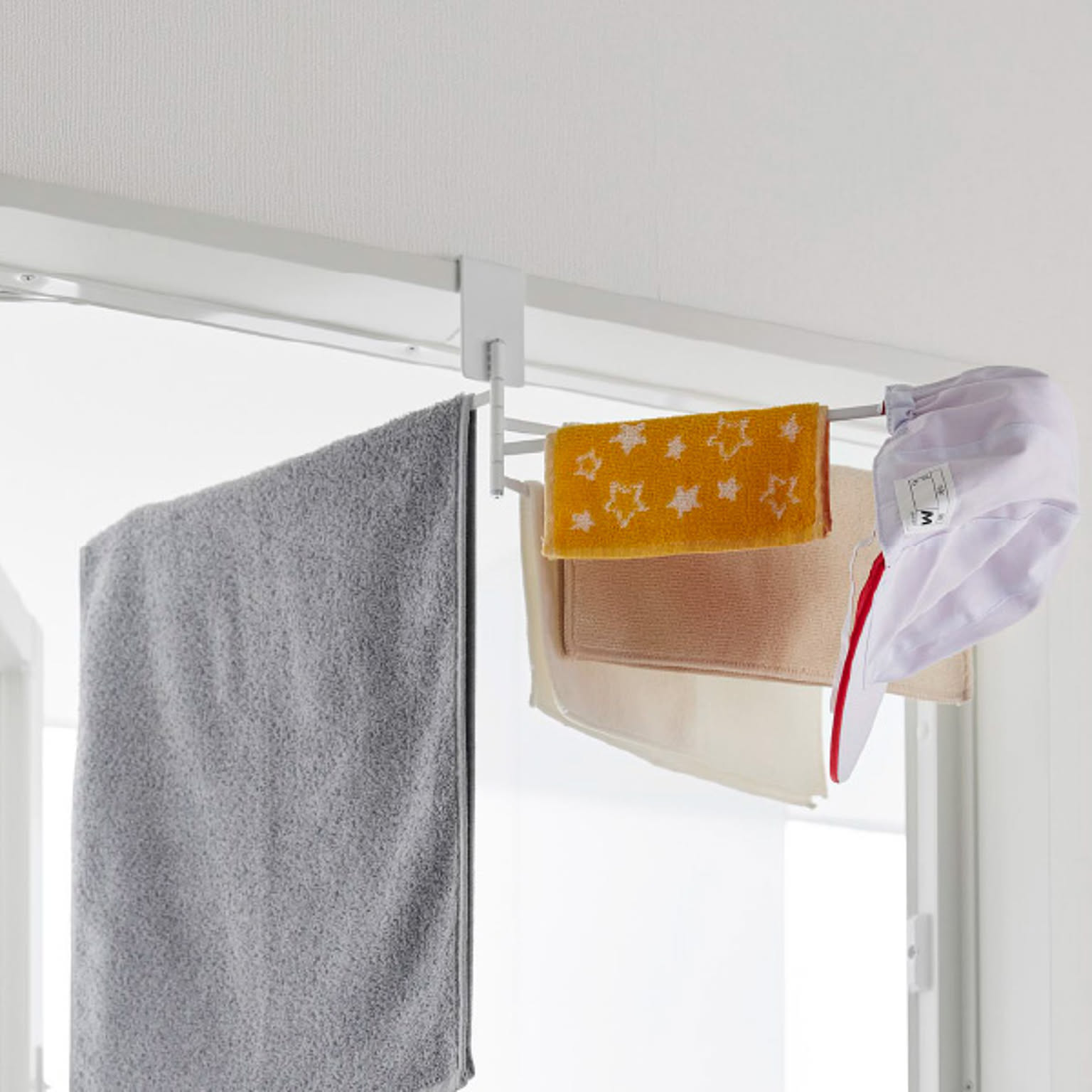 ハンガーラック・コートハンガー