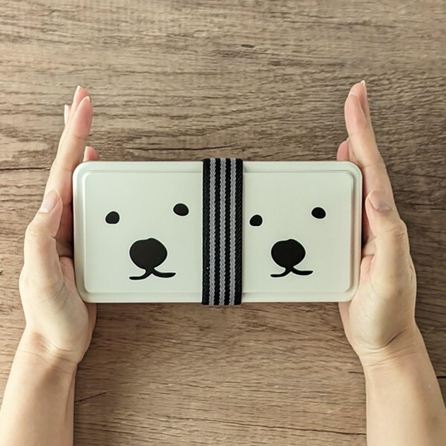 お弁当箱