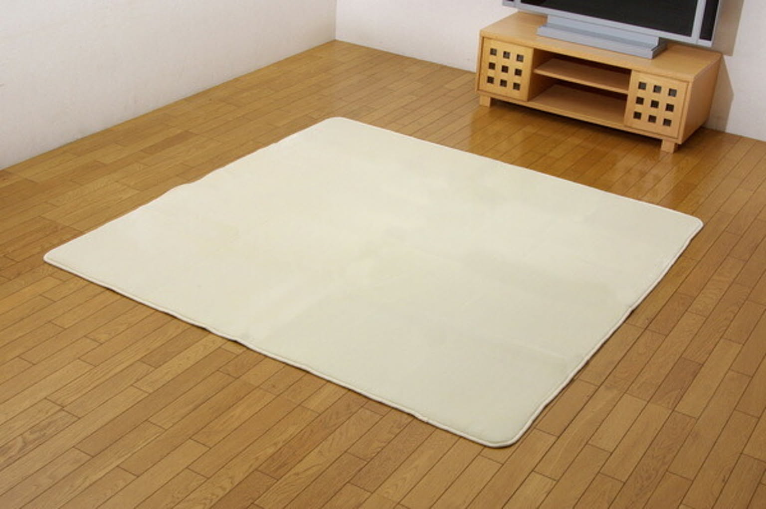 水分をはじく 撥水加工カーペット  『撥水リラCE』 アイボリー 130×185cm【アイボリー】 