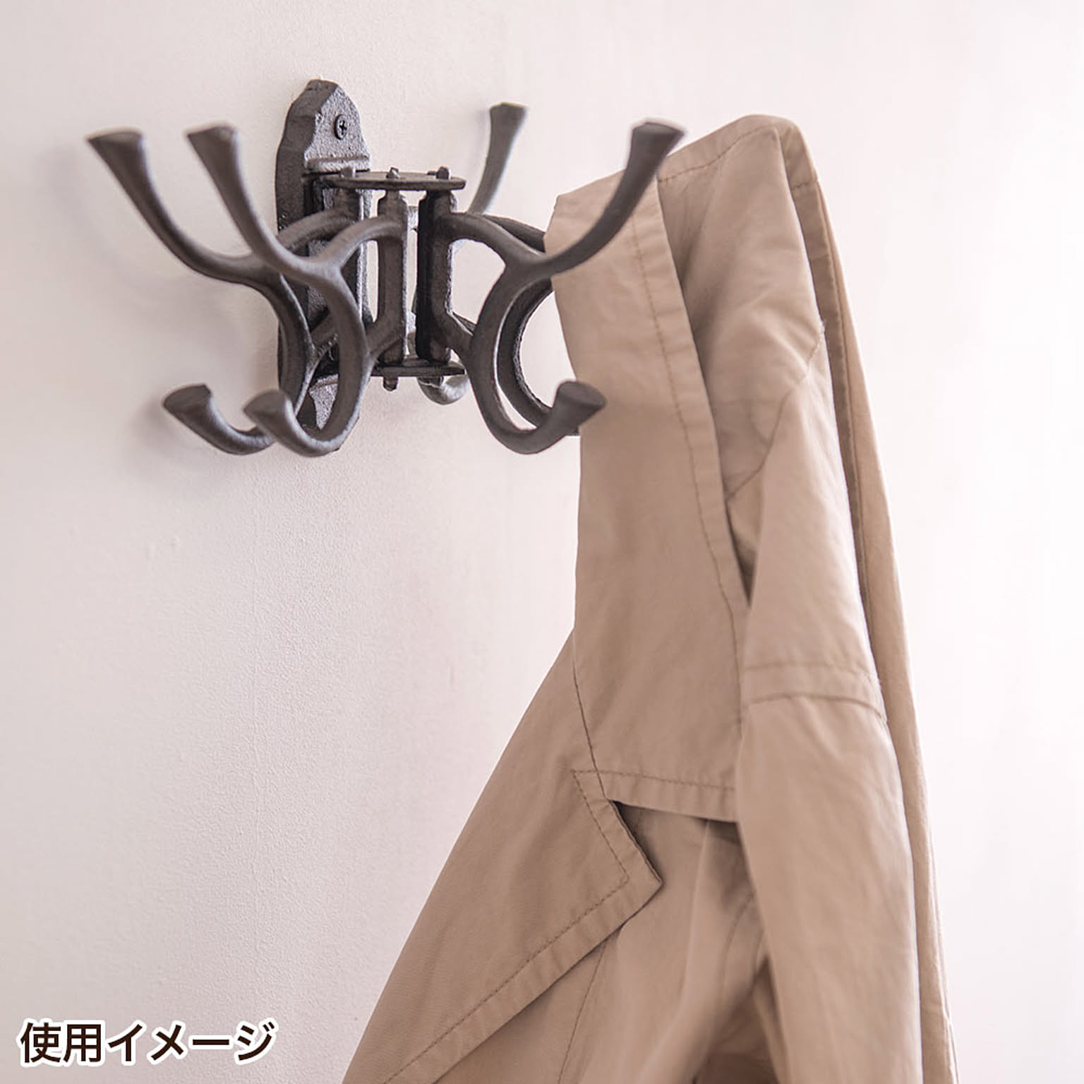 壁掛けフック・壁掛け金具