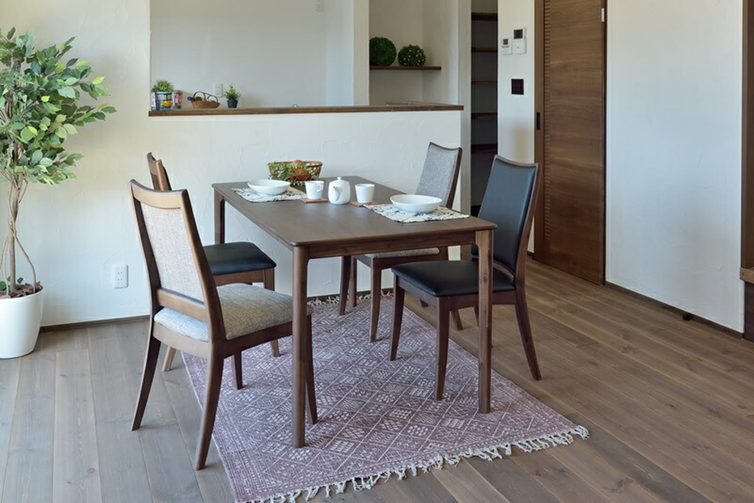 ダイニングチェア