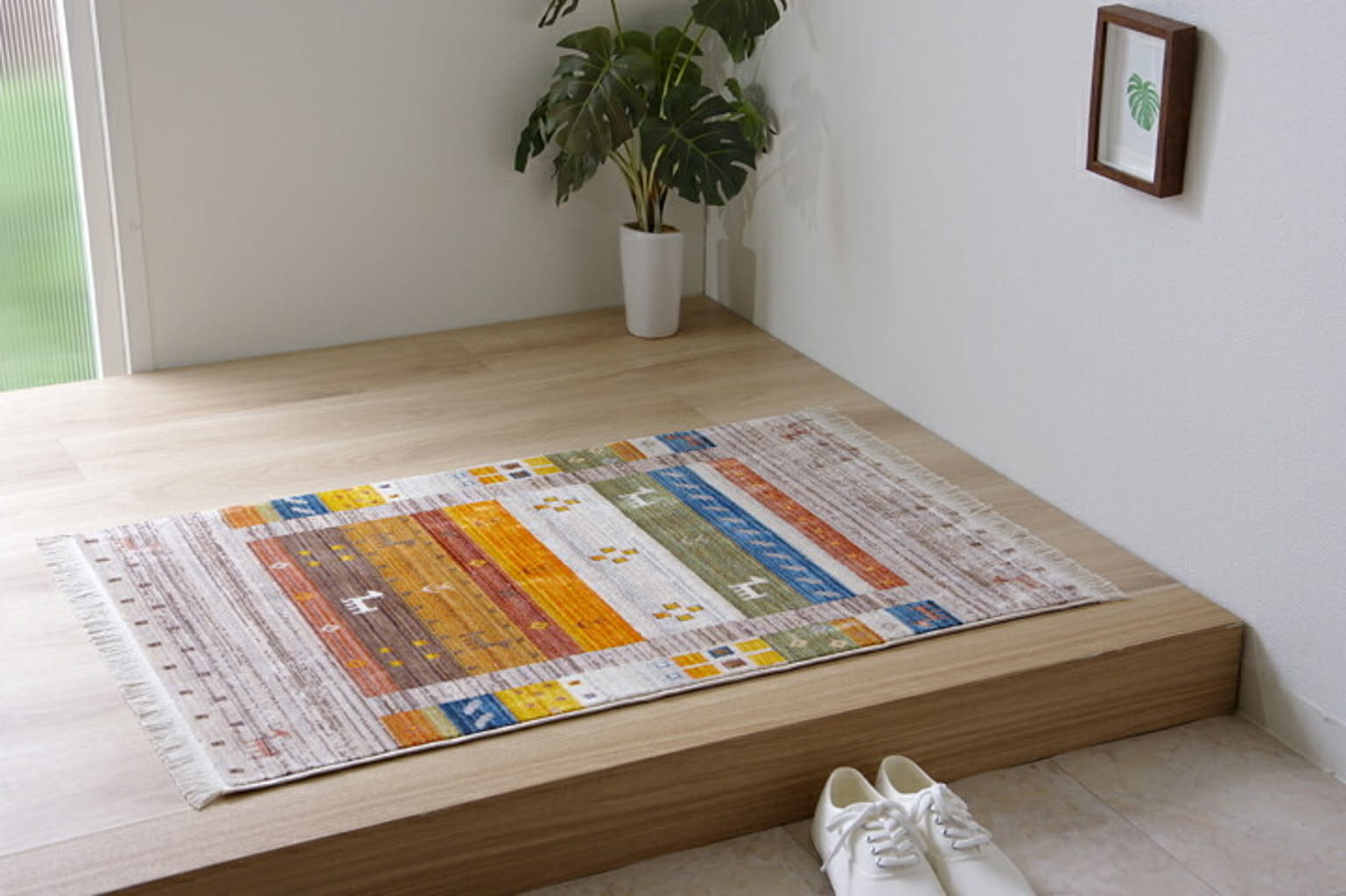 トルコ製 ウィルトン織カーペット 畳めるタイプ コンパクト  アイボリー 約60×90ｃｍ【アイボリー】 