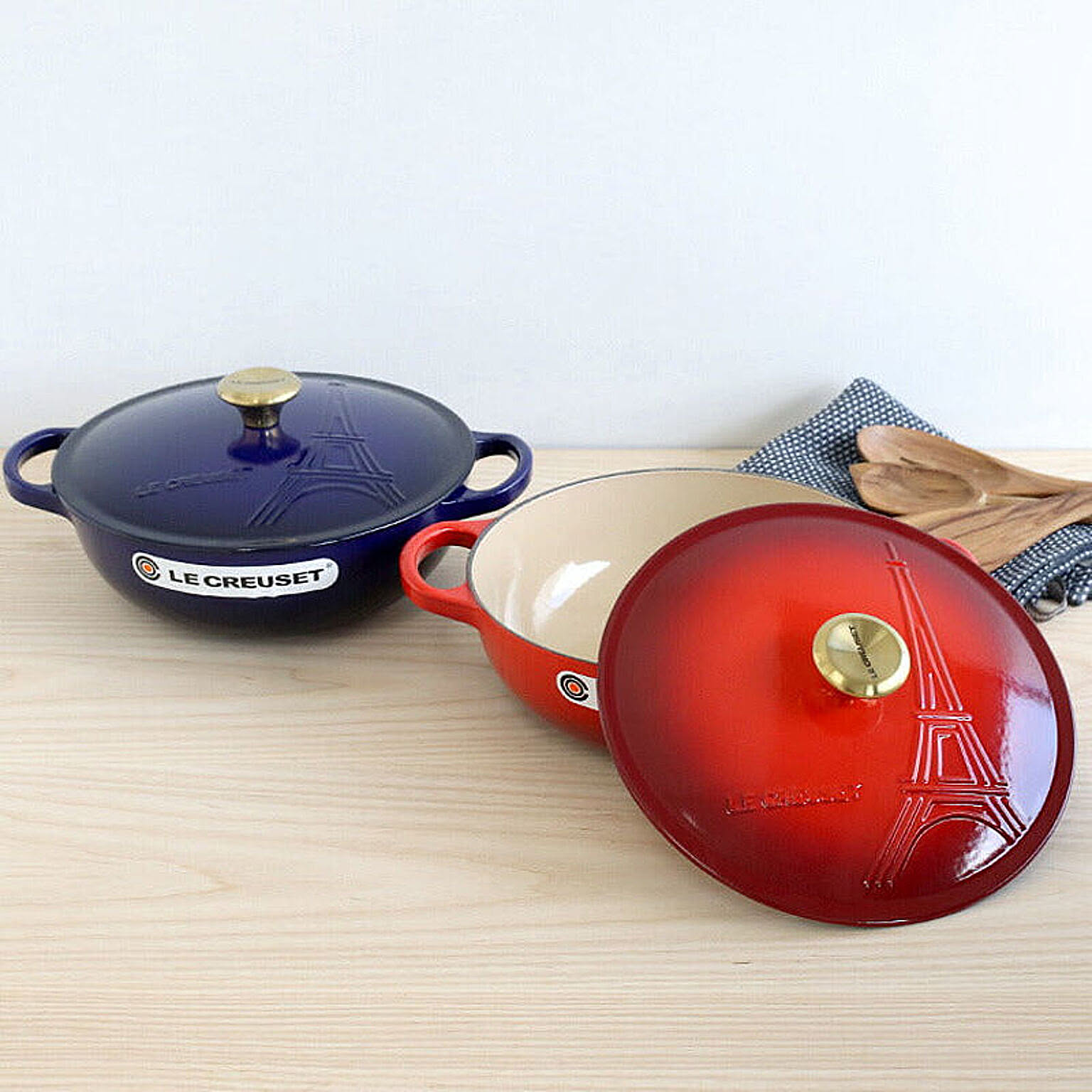 ル・クルーゼ マルミット 22cm エッフェルタワーレリーフ ホワイト