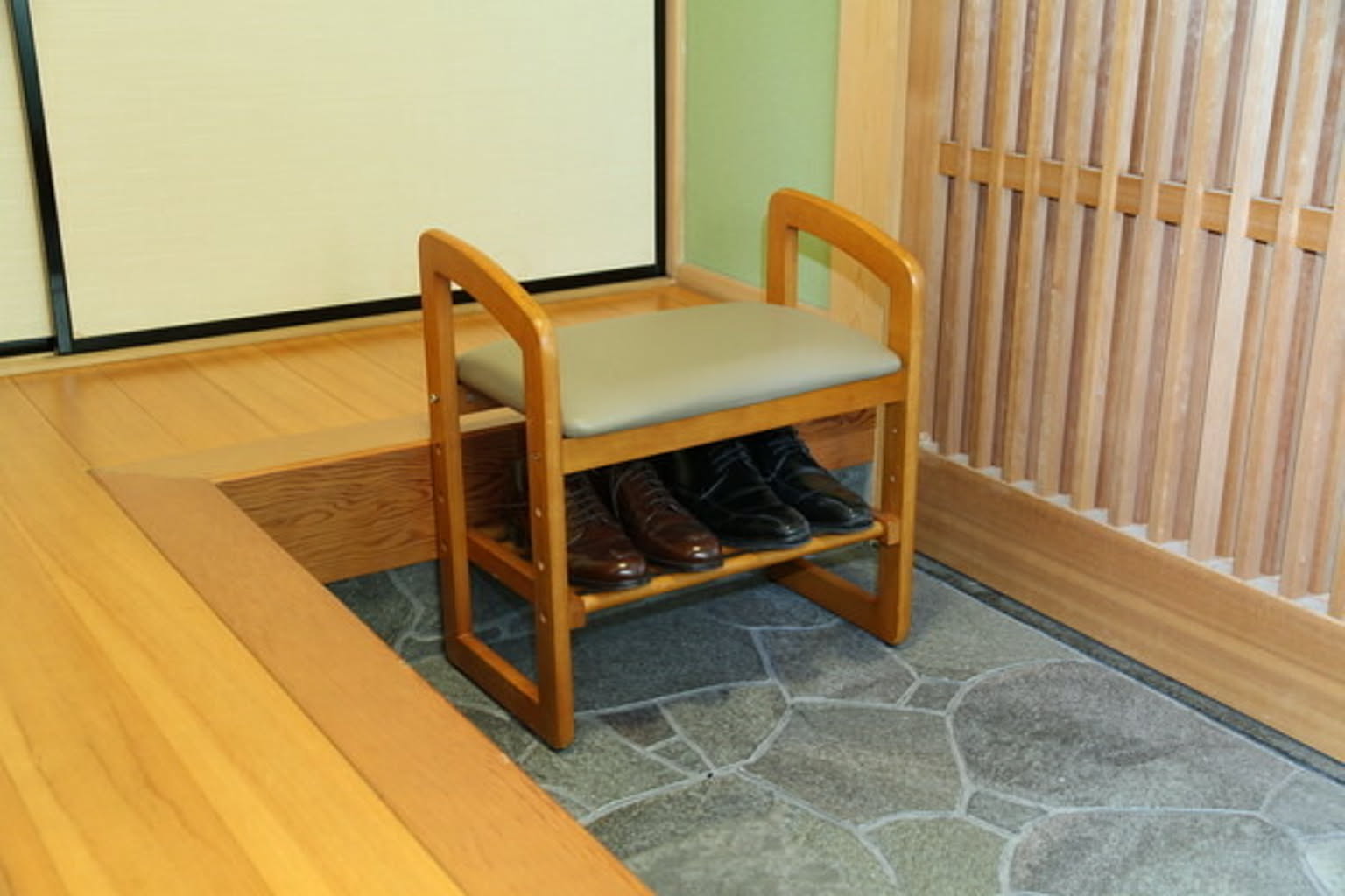 ベンチ