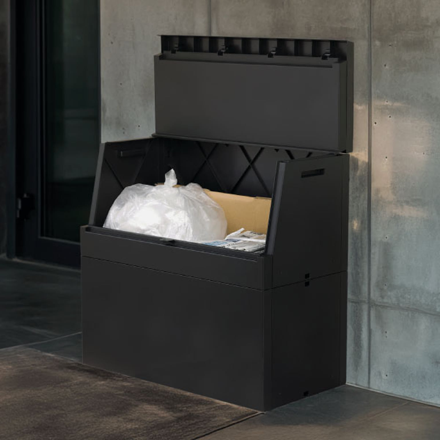 SOLOW ソロウ 出し入れがスムーズな屋外ストッカー 250L