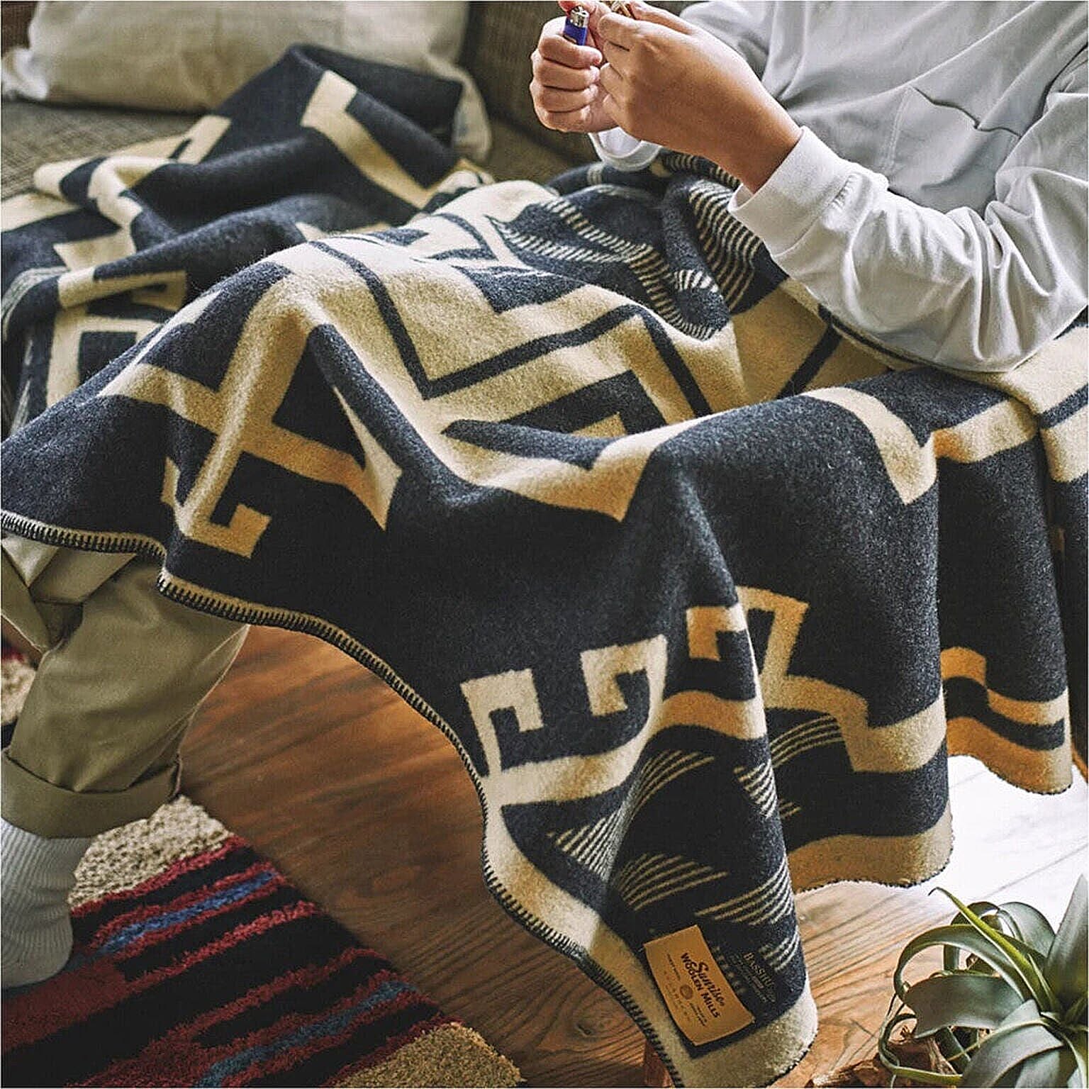 楽天市場】【即納】BASSHU Wool Blanket Border KHAKI ウール