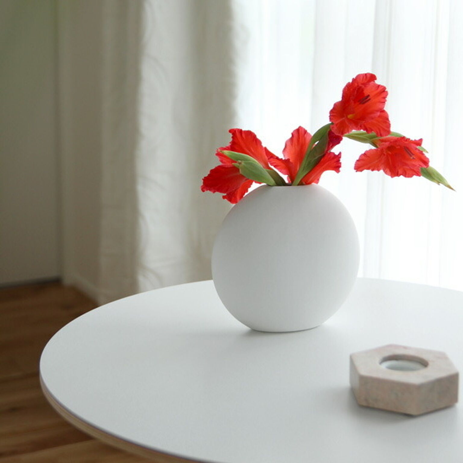 Cooee Design (クーイーデザイン) Pastille Vase (パスティールベース) 15cm ホワイト/グレー/ブラック