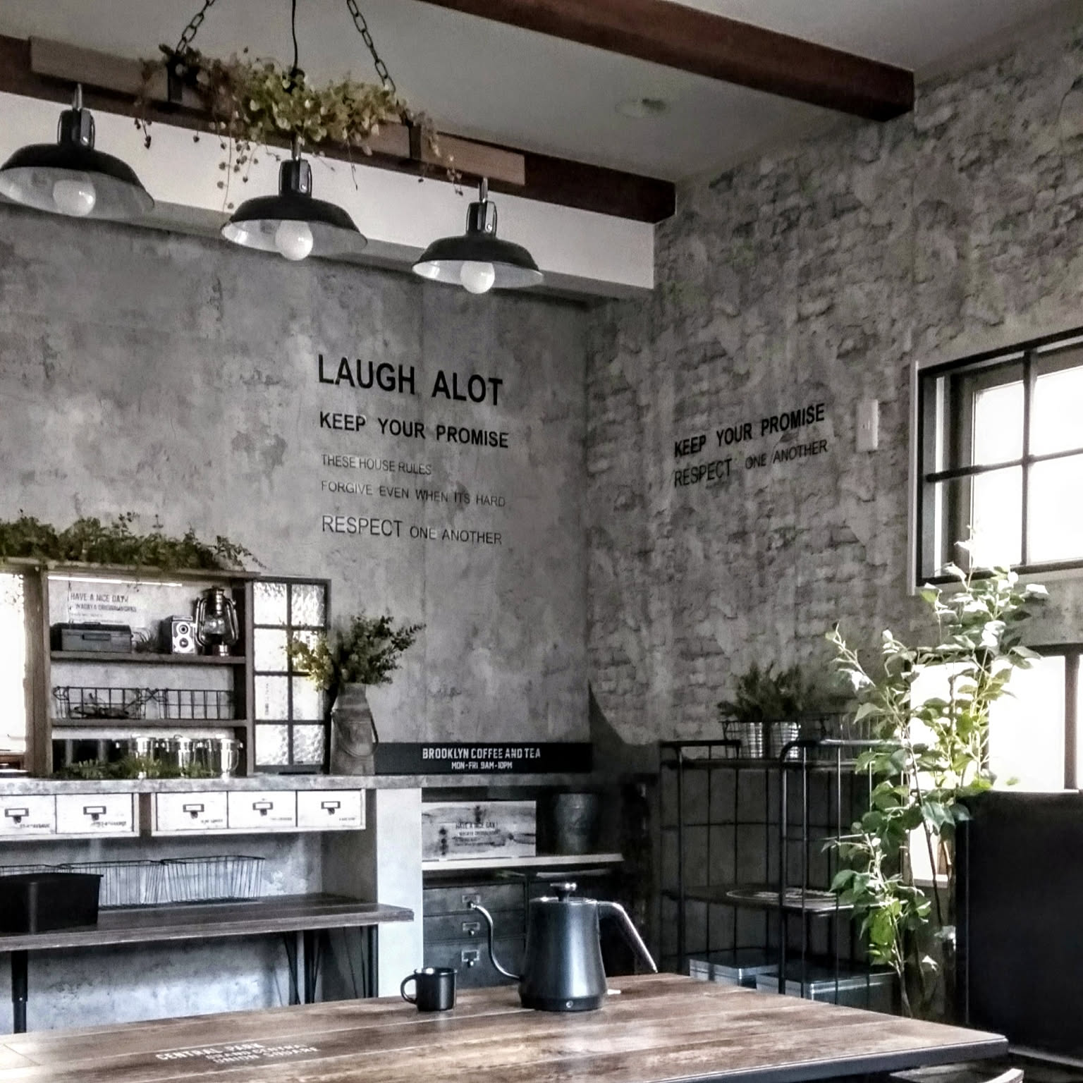 インダストリアルインテリアとは 特徴とお部屋作りのポイント おすすめアイテムを紹介 Roomclip Mag 暮らしとインテリアのwebマガジン